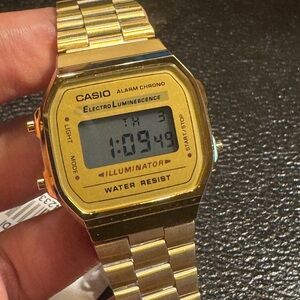 Casio Wrist Watch Brand New Item for UNISEX Size , 34mm Diameter, Adjust…